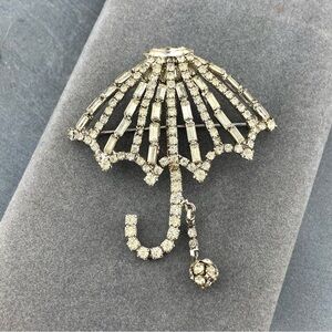 Adorable Vintage Pave Umbrella Rhinestone Brooch Rainy Day Spring Pin Raindrop